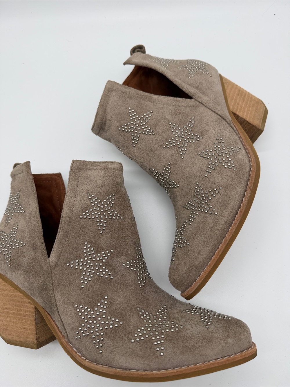 Jeffrey Campbell Asterial  taupe suede silver
Star bootie boot